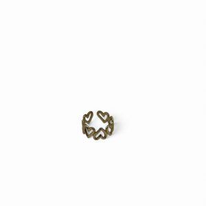 Anillo con muchos corazones